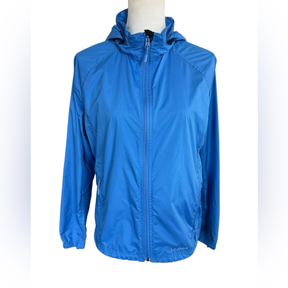 LL Bean woman’s Casco Bay windbreaker size M